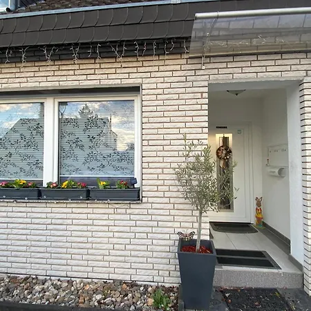 Naehe Flughafen Psd Dome Merkur Arena アパート